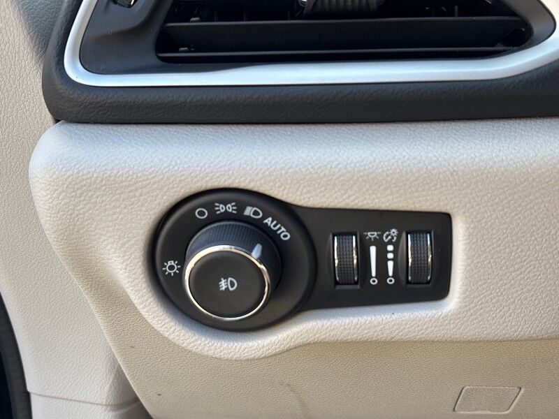 2024 Chrysler Pacifica Touring L Seffner FL