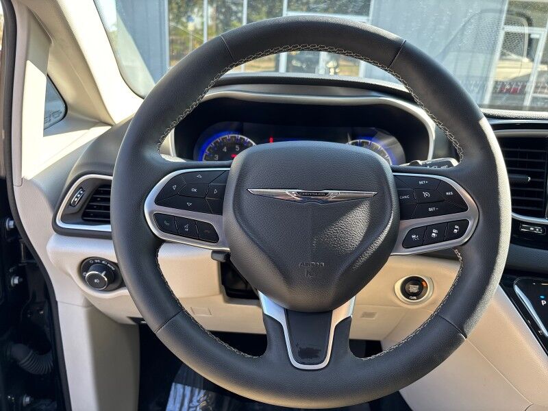 2024 Chrysler Pacifica Touring L Seffner FL