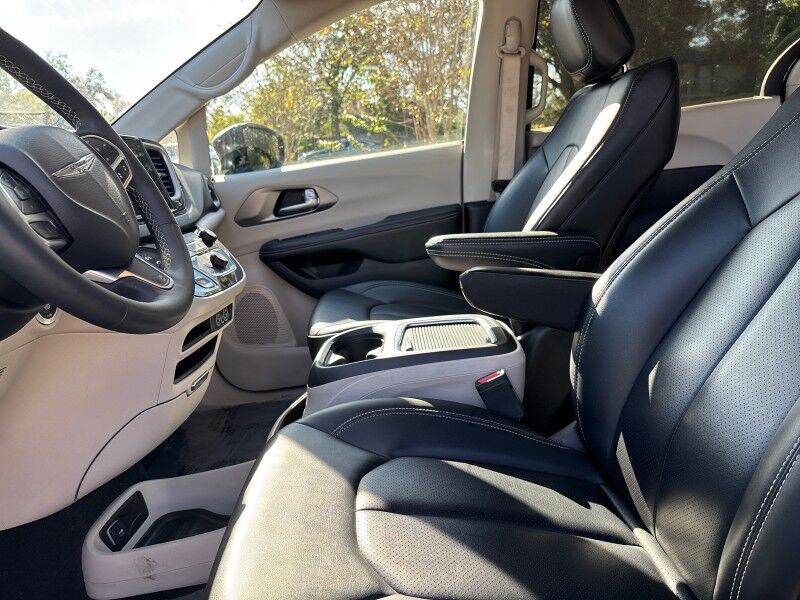 2024 Chrysler Pacifica Touring L Seffner FL