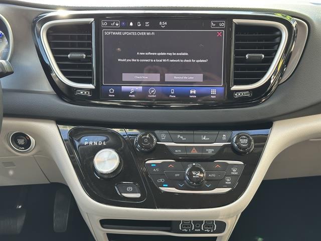 2024 Chrysler Pacifica Touring L Tucson AZ