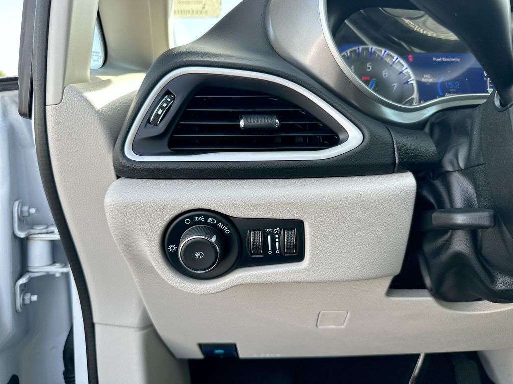 2024 Chrysler Pacifica Touring L Tucson AZ