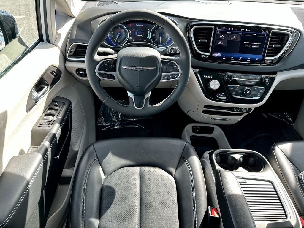 2024 Chrysler Pacifica Touring L Tucson AZ