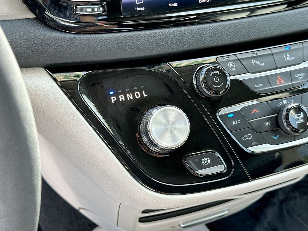 2024 Chrysler Pacifica Touring L Tucson AZ