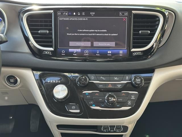 2024 Chrysler Pacifica Touring L Tucson AZ