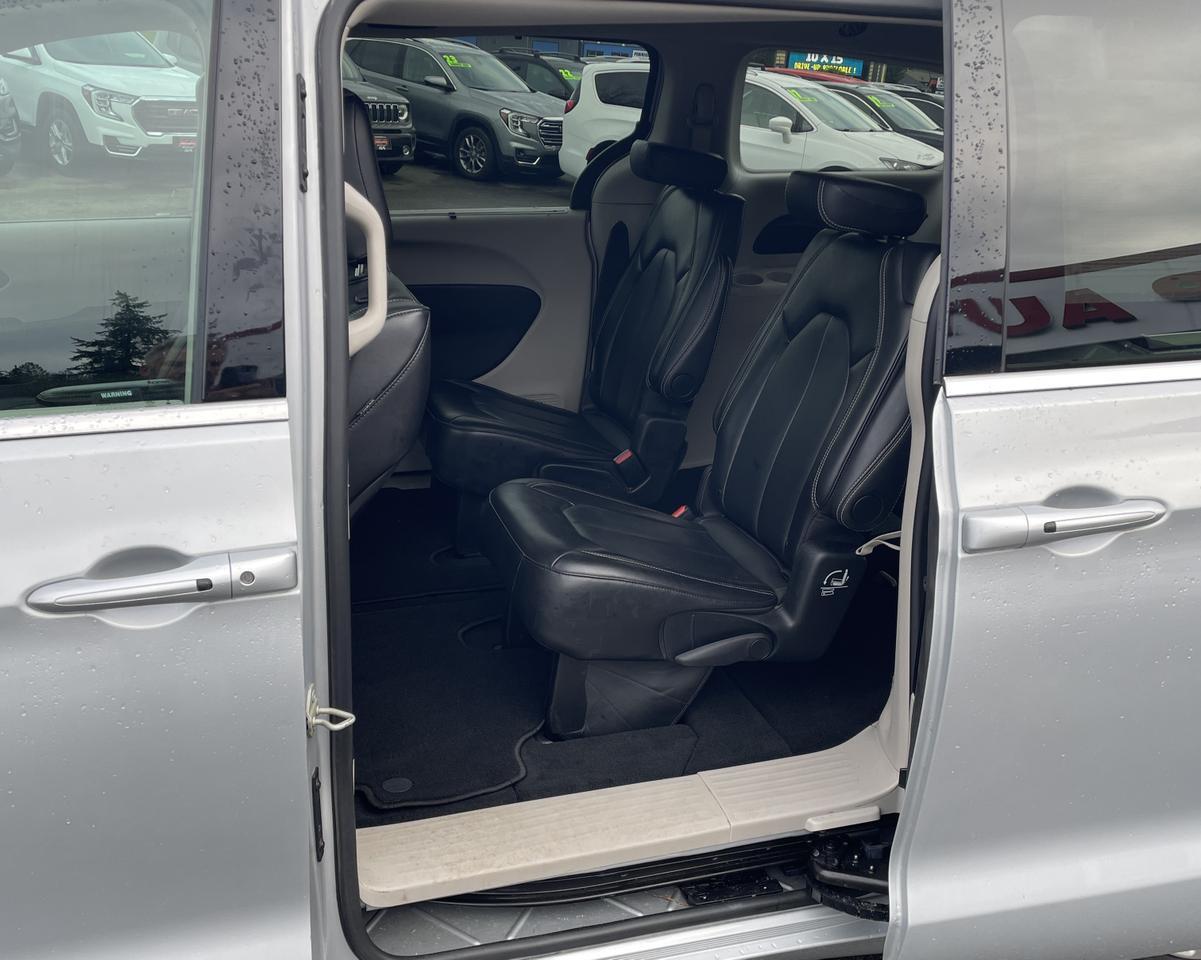 2024 Chrysler Pacifica Touring L Van 4D Port Orchard WA