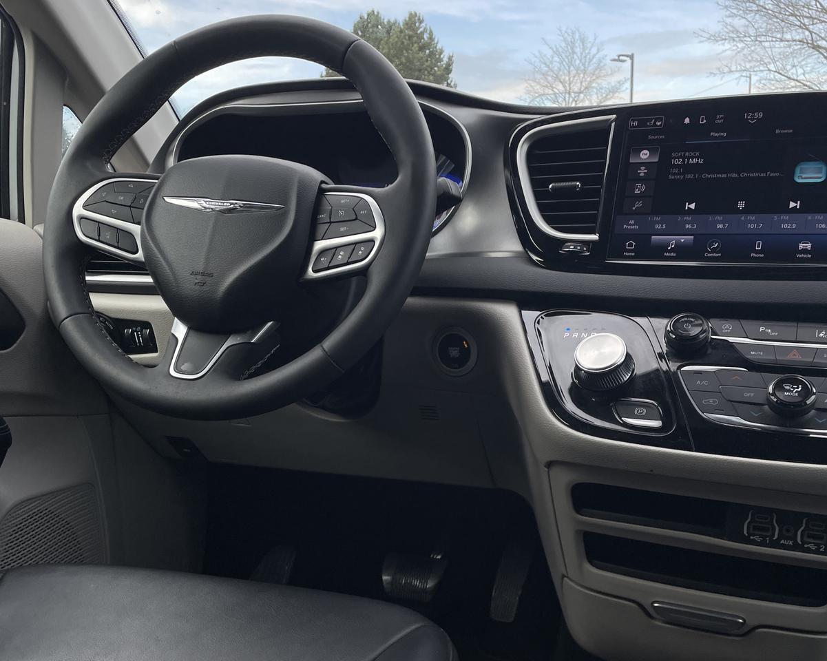 2024 Chrysler Pacifica Touring L Van 4D Port Orchard WA