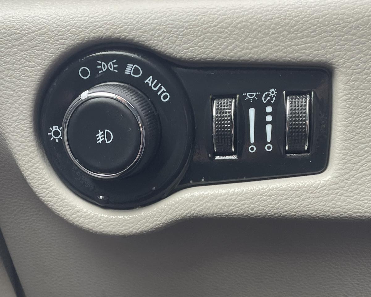 2024 Chrysler Pacifica Touring L Van 4D Port Orchard WA