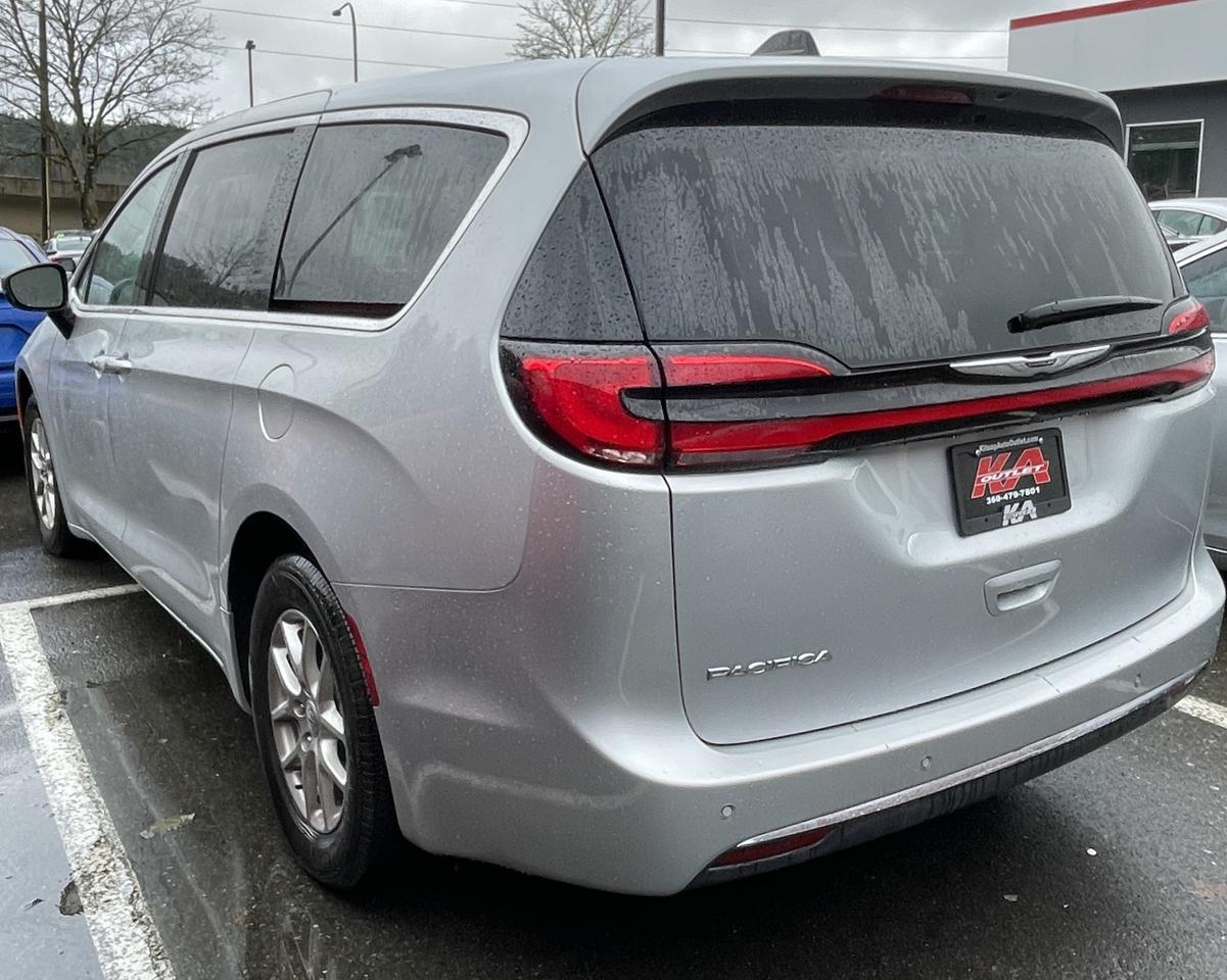2024 Chrysler Pacifica Touring L Van 4D Port Orchard WA