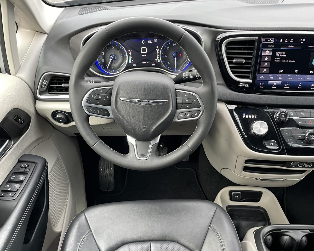 2024 Chrysler Pacifica Touring L Van 4D Port Orchard WA