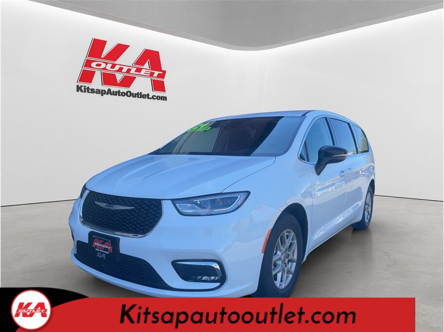 2024 Chrysler Pacifica Touring L Van 4D