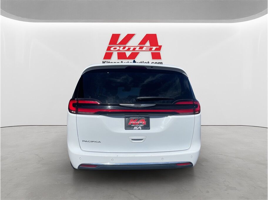 2024 Chrysler Pacifica Touring L Van 4D Port Orchard WA