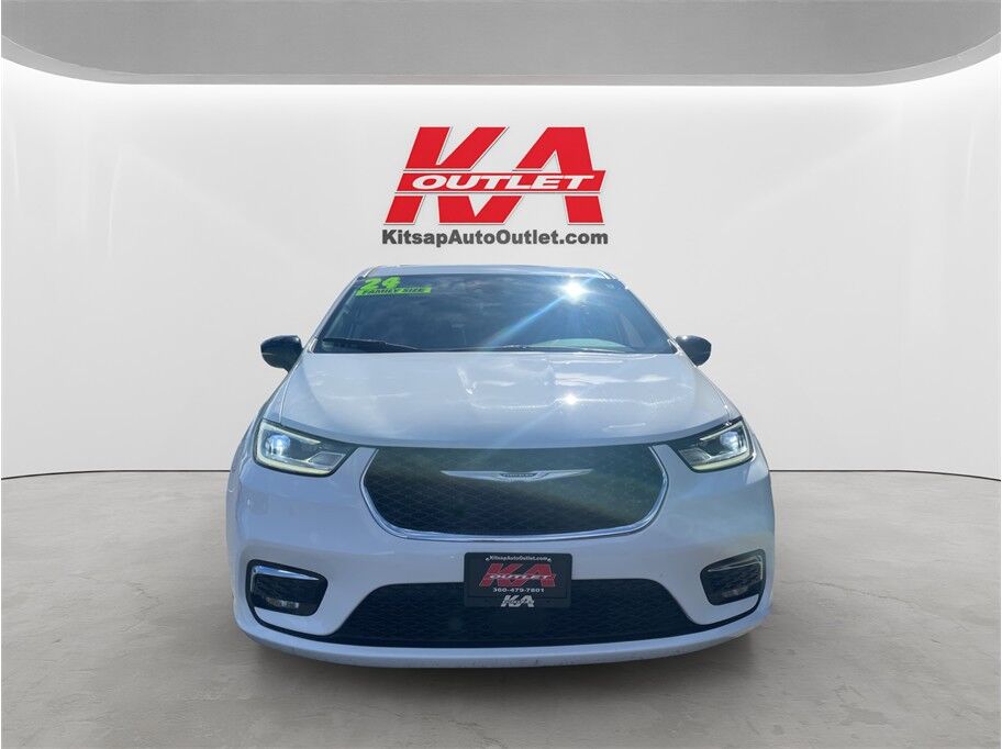 2024 Chrysler Pacifica Touring L Van 4D Port Orchard WA