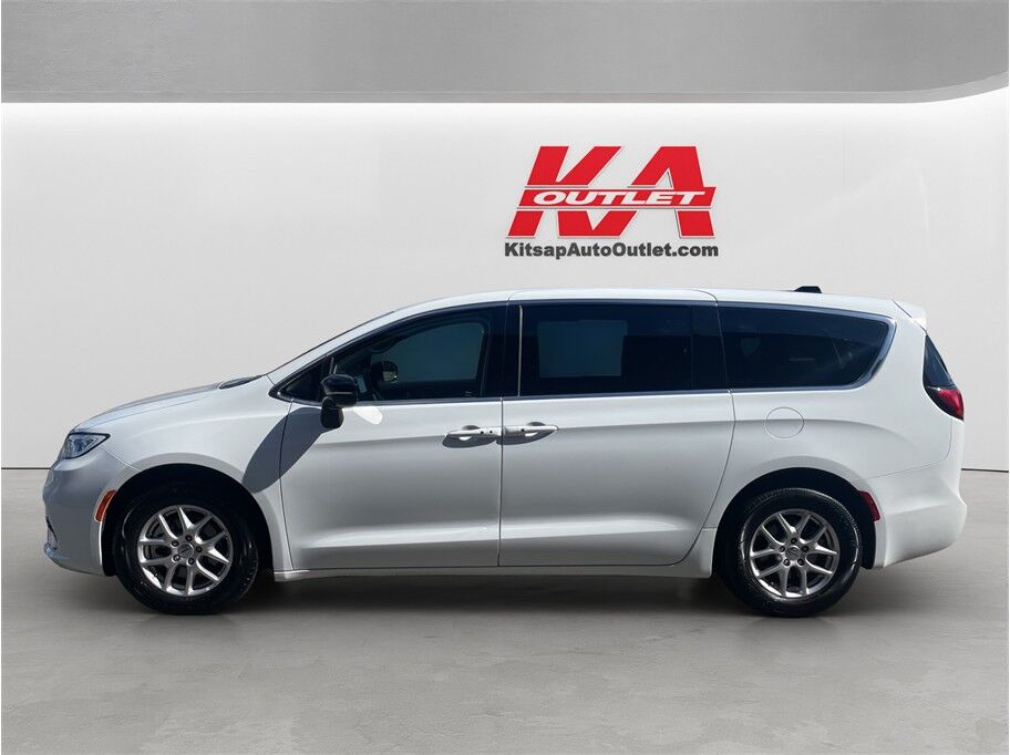 2024 Chrysler Pacifica Touring L Van 4D Port Orchard WA