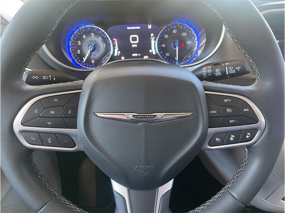 2024 Chrysler Pacifica Touring L Van 4D Port Orchard WA
