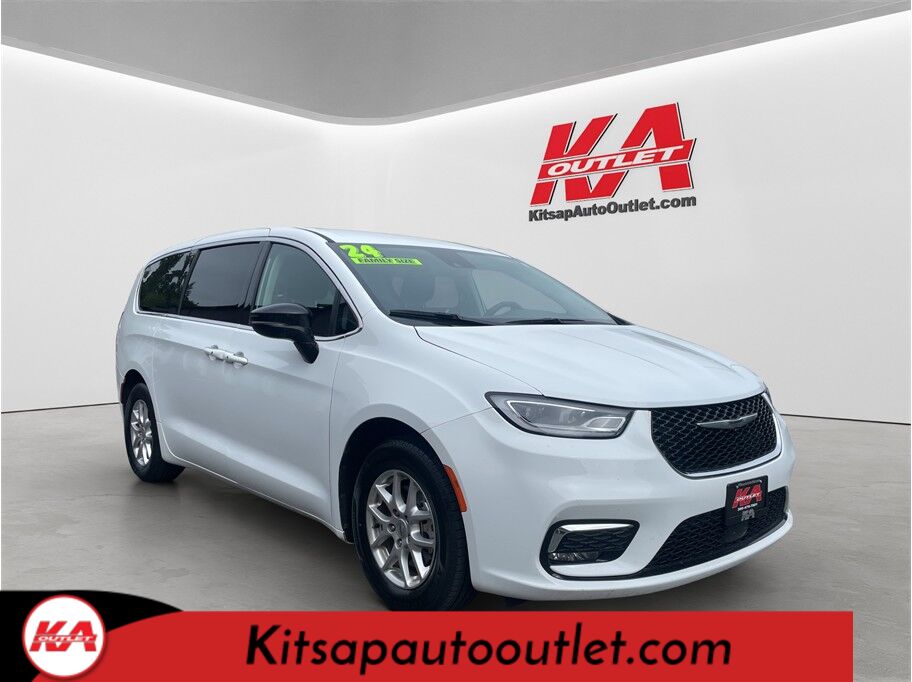 2024 Chrysler Pacifica Touring L Van 4D