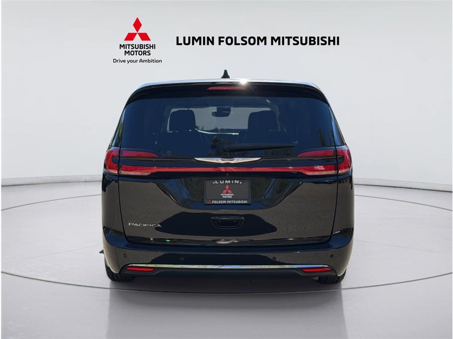 2024 Chrysler Pacifica Touring L Van 4D Folsom CA