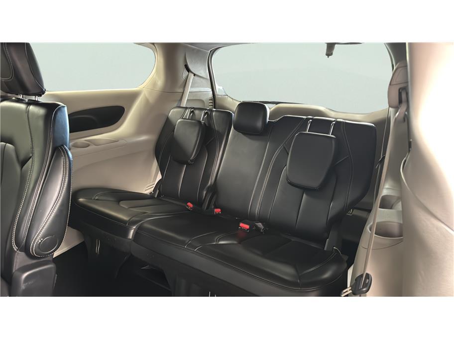 2024 Chrysler Pacifica Touring L Van 4D Folsom CA