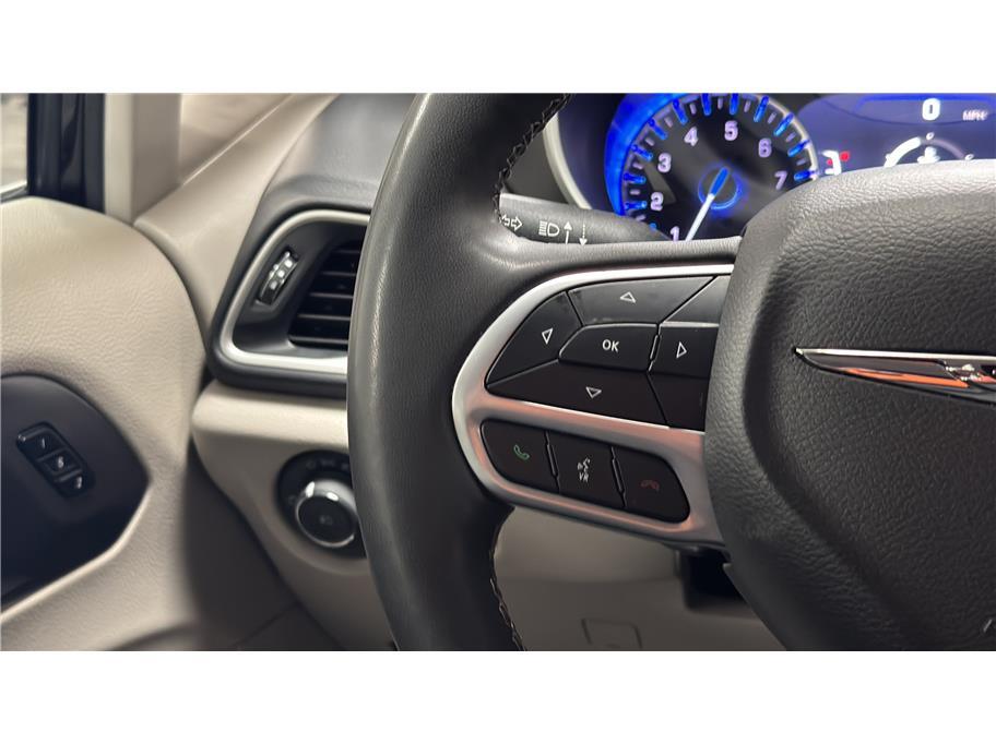 2024 Chrysler Pacifica Touring L Van 4D Folsom CA
