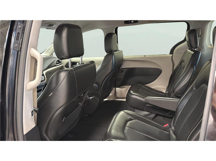 2024 Chrysler Pacifica Touring L Van 4D Folsom CA