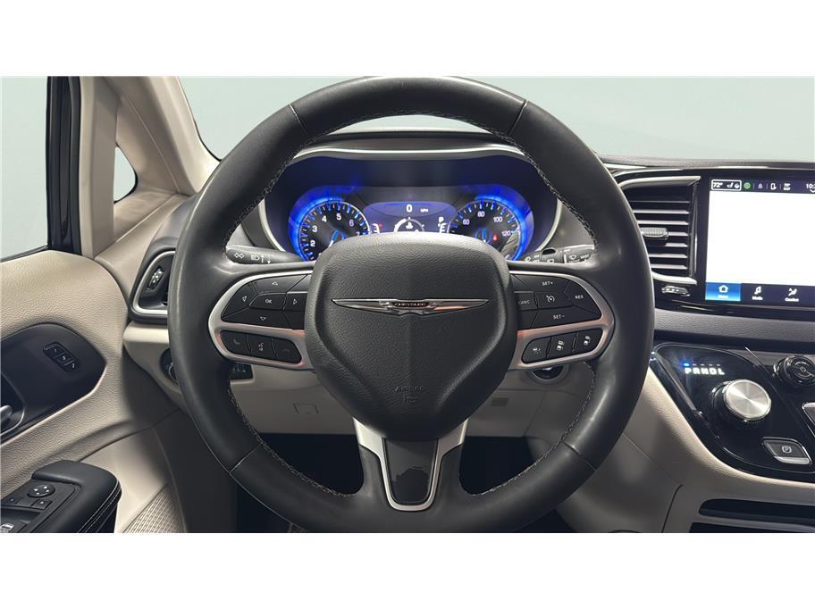 2024 Chrysler Pacifica Touring L Van 4D Folsom CA