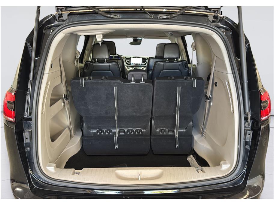 2024 Chrysler Pacifica Touring L Van 4D Folsom CA