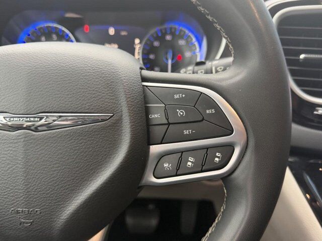 2024 Chrysler Pacifica Touring L Farmington MO