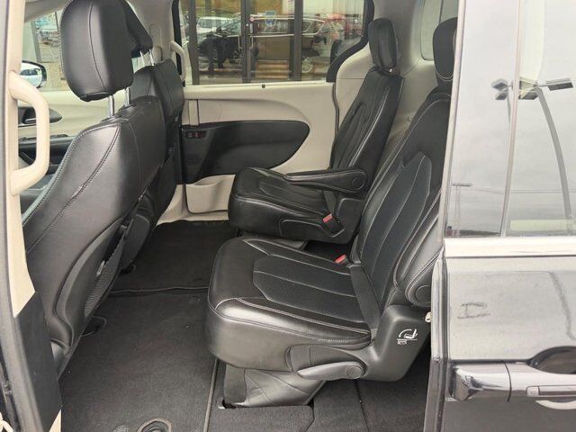 2024 Chrysler Pacifica Touring L Farmington MO