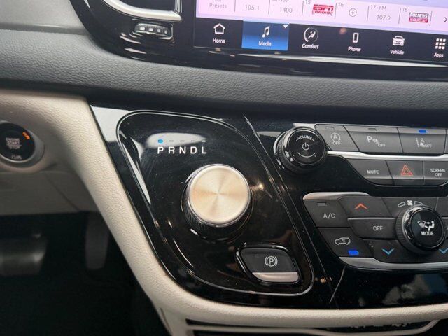 2024 Chrysler Pacifica Touring L Farmington MO