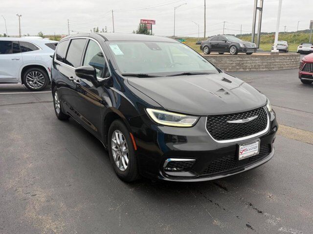 2024 Chrysler Pacifica Touring L Farmington MO