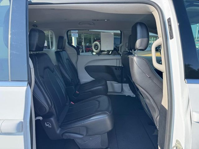 2024 Chrysler Pacifica Touring L Washington MO