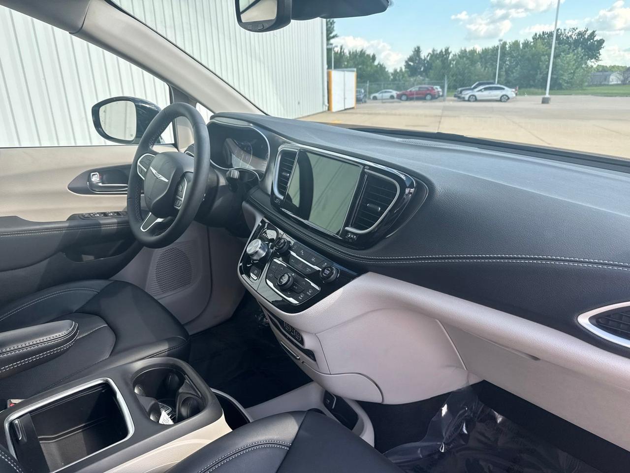 2024 Chrysler Pacifica Touring L West Burlington IA