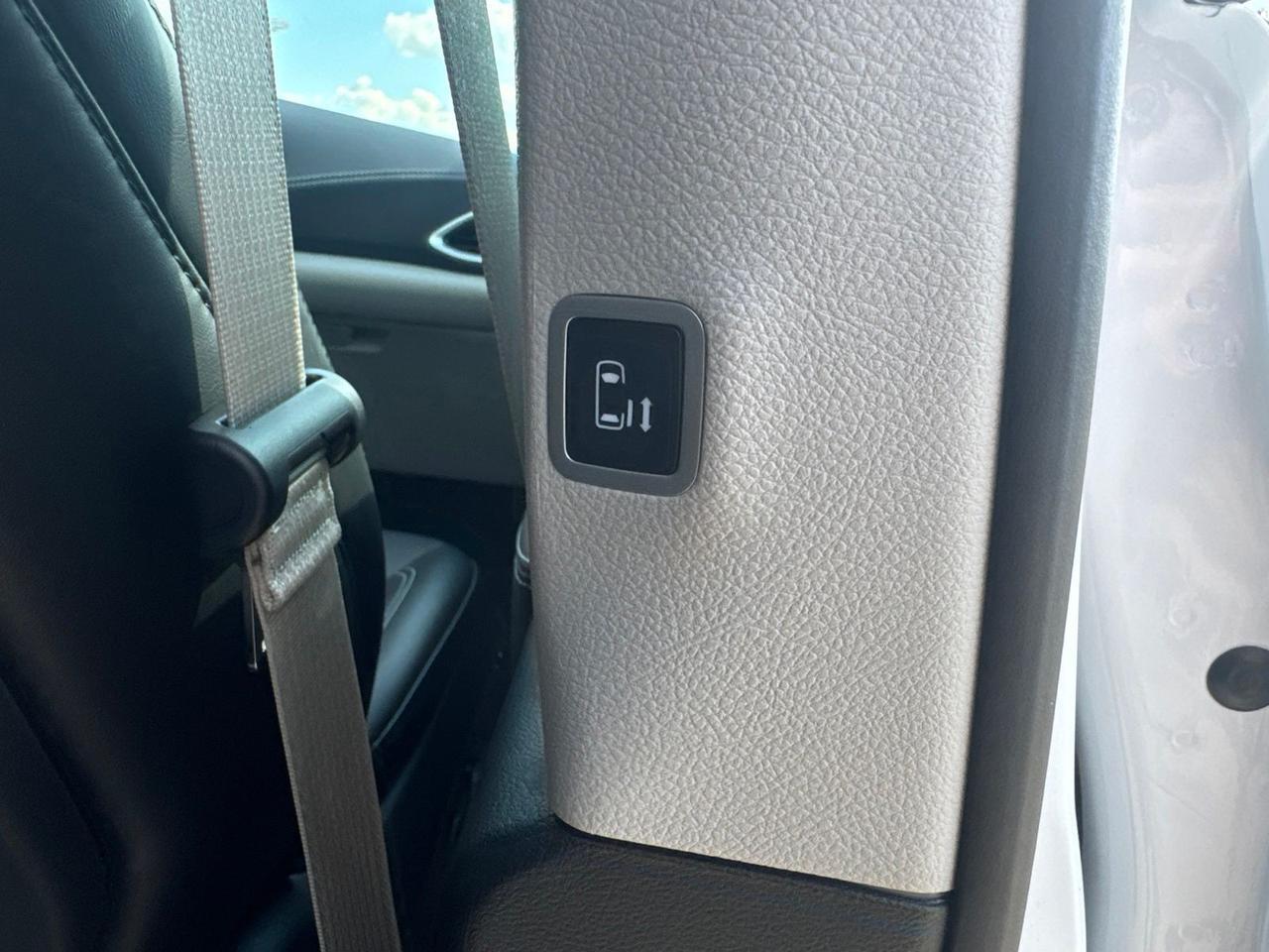 2024 Chrysler Pacifica Touring L West Burlington IA