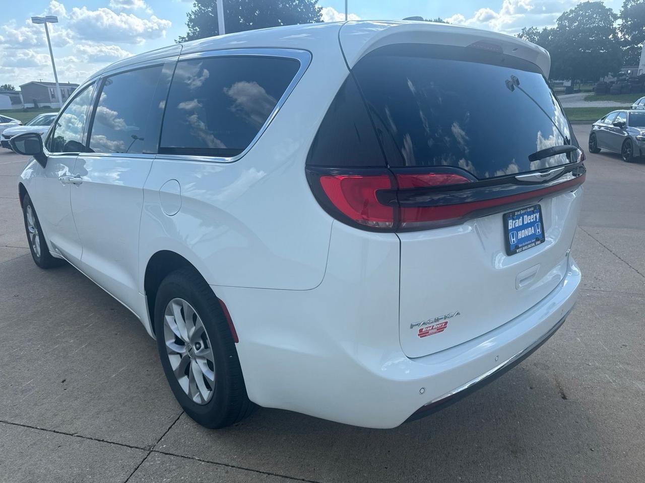 2024 Chrysler Pacifica Touring L West Burlington IA