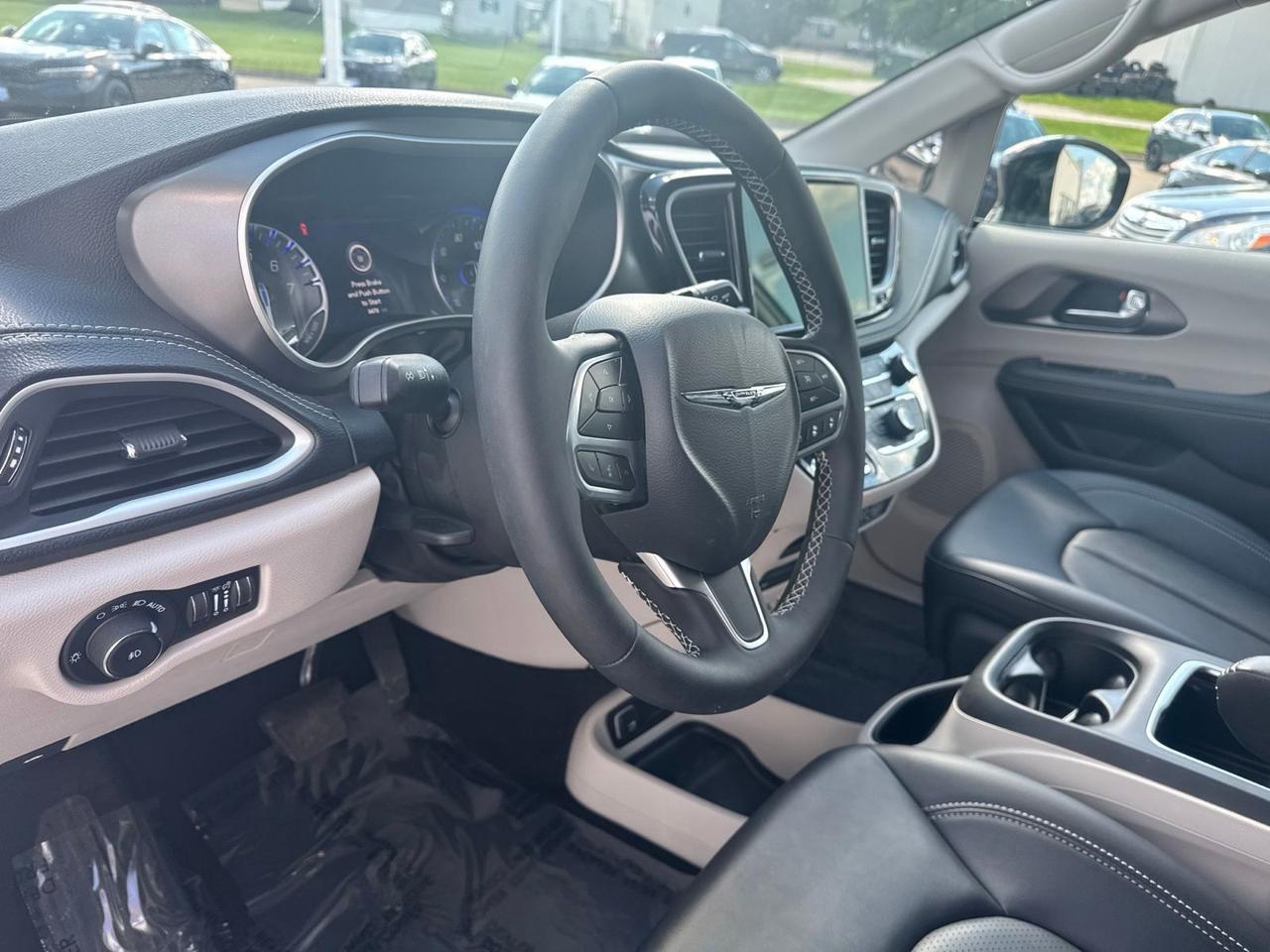 2024 Chrysler Pacifica Touring L West Burlington IA