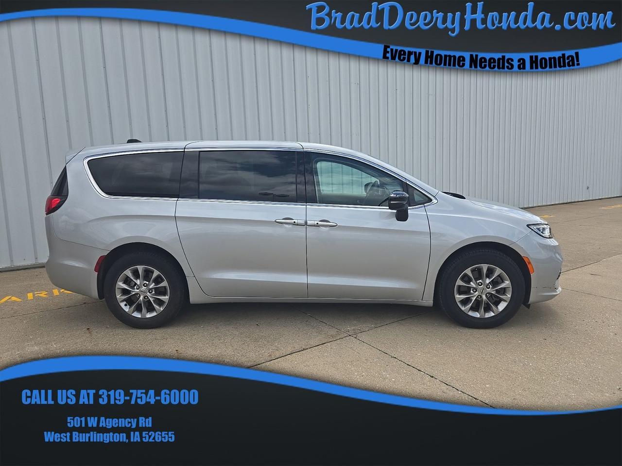 2024 Chrysler Pacifica Touring L