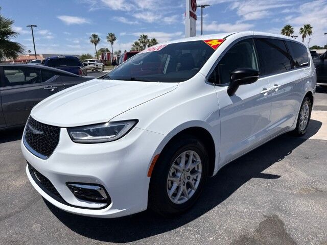2024 Chrysler Pacifica Touring L Yuma AZ