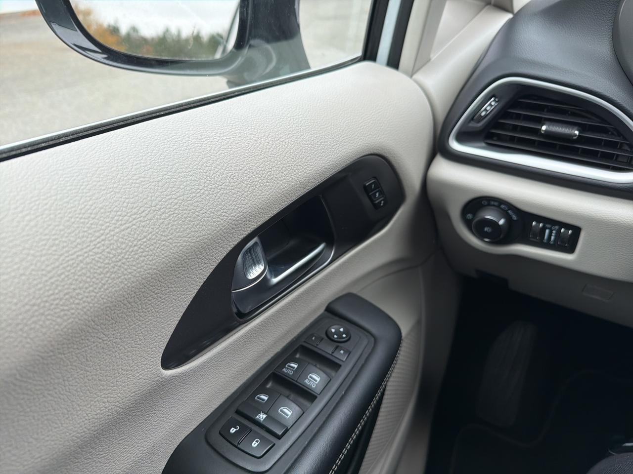 2024 Chrysler Pacifica Touring L Ashland VA