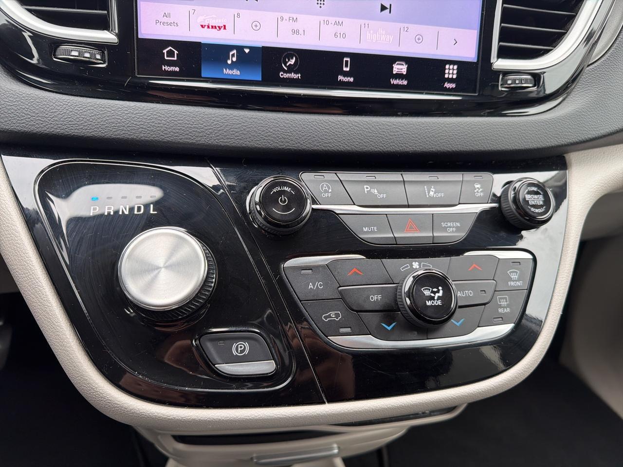 2024 Chrysler Pacifica Touring L Ashland VA