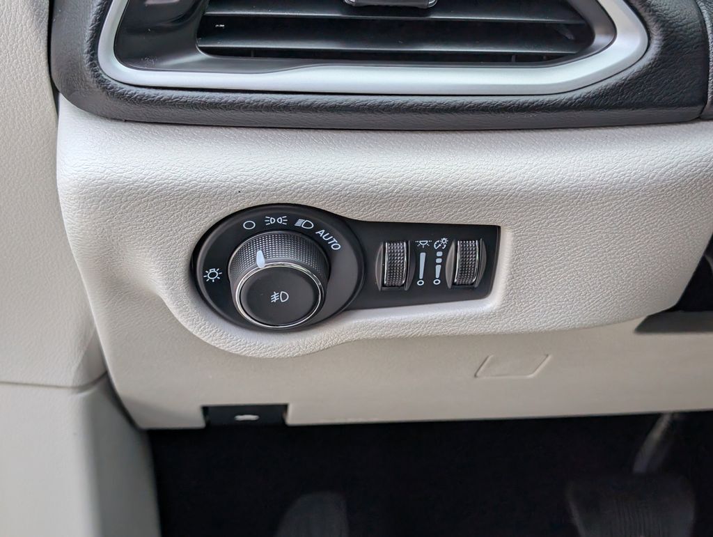 2024 Chrysler Pacifica Touring L Cockeysville MD