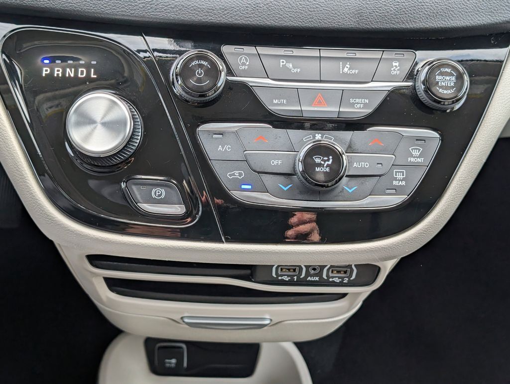 2024 Chrysler Pacifica Touring L Cockeysville MD