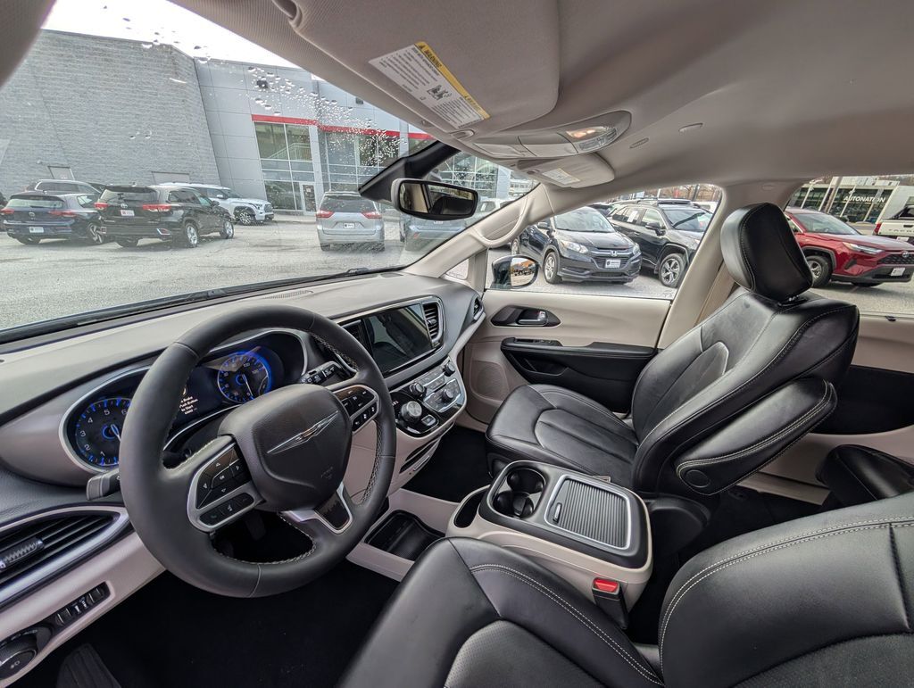 2024 Chrysler Pacifica Touring L Cockeysville MD