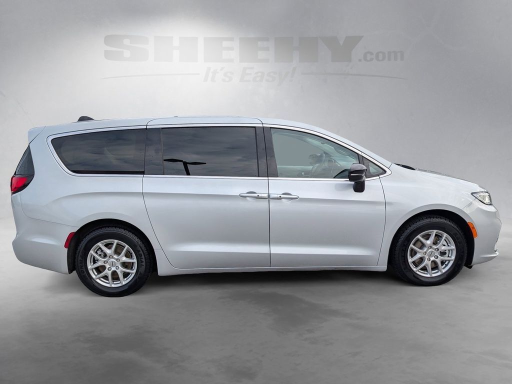 2024 Chrysler Pacifica Touring L Cockeysville MD