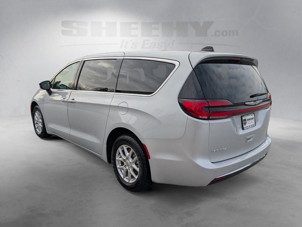 2024 Chrysler Pacifica Touring L Cockeysville MD