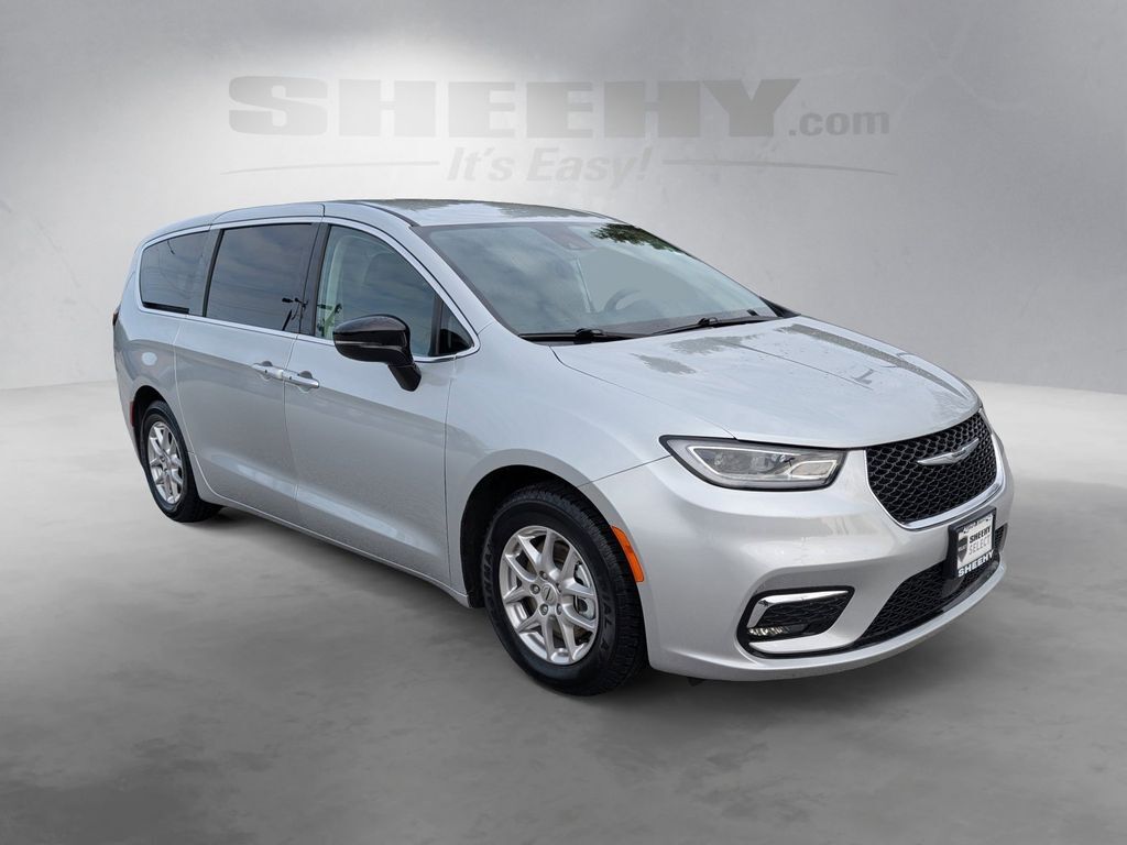 2024 Chrysler Pacifica Touring L Cockeysville MD