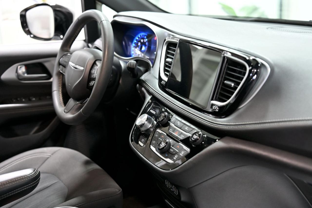 2024 Chrysler Pacifica Touring Miami FL
