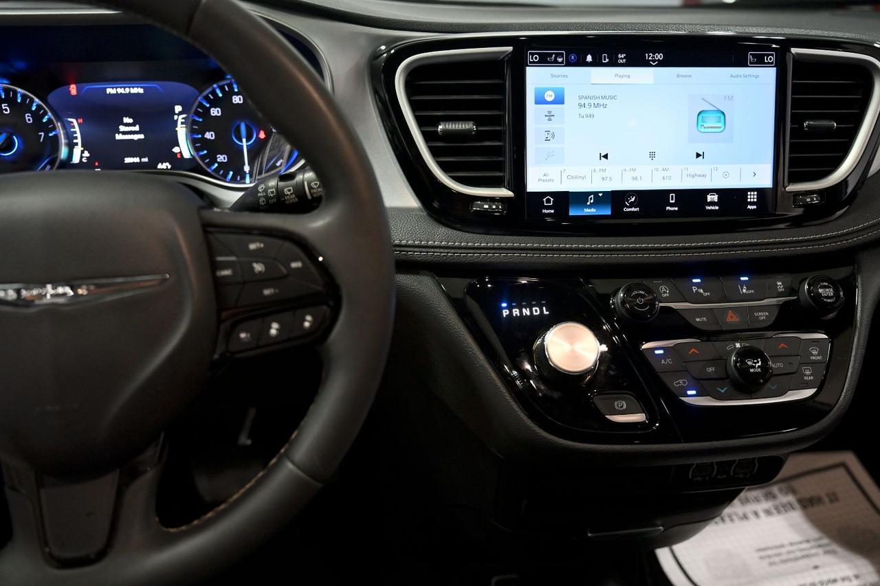 2024 Chrysler Pacifica Touring Miami FL