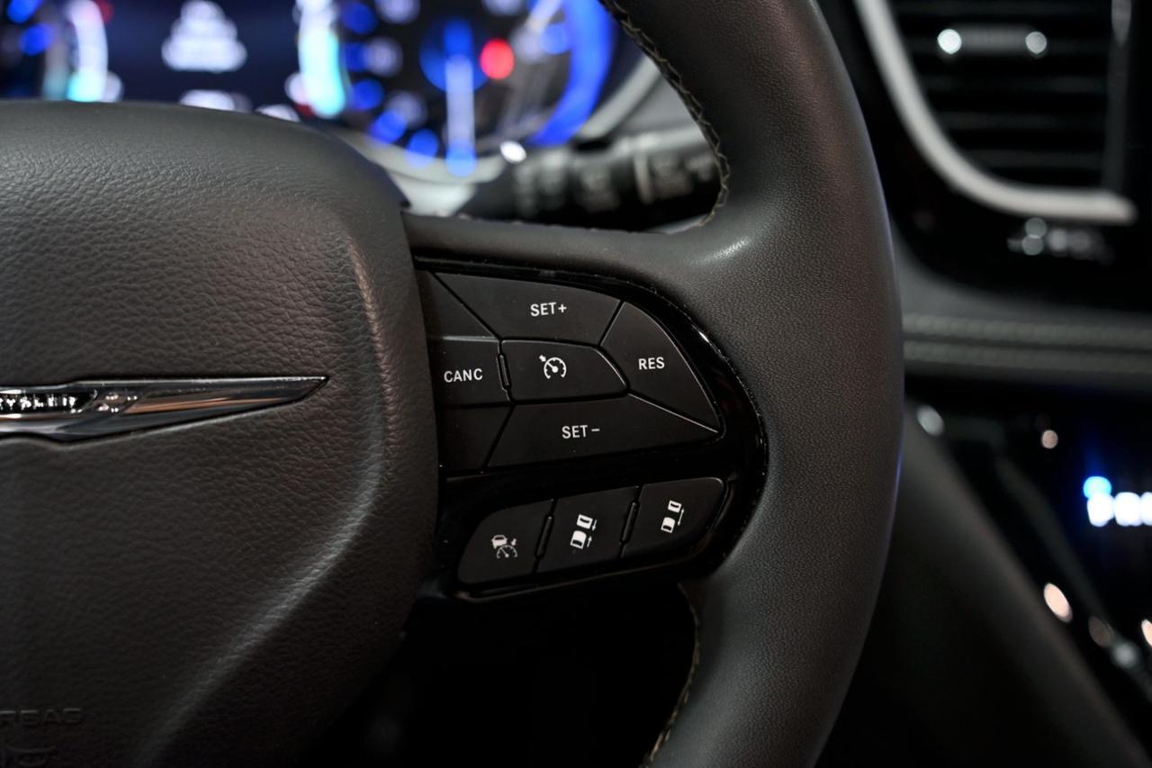 2024 Chrysler Pacifica Touring Miami FL