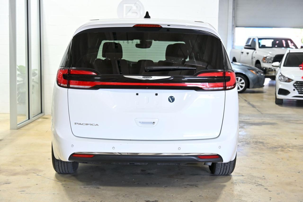 2024 Chrysler Pacifica Touring Miami FL