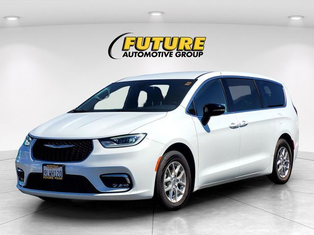 2024 Chrysler Pacifica Touring Roseville CA