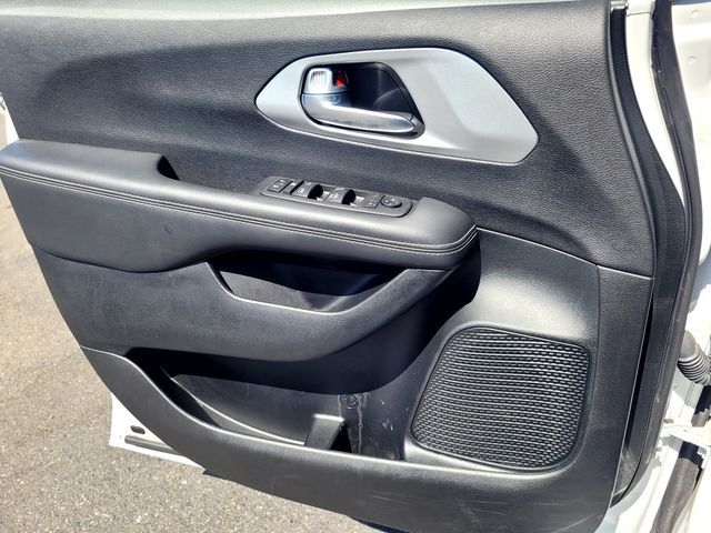 2024 Chrysler Pacifica Touring Roseville CA